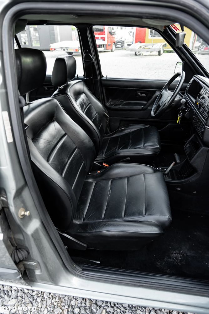 Volkswagen Golf - 24