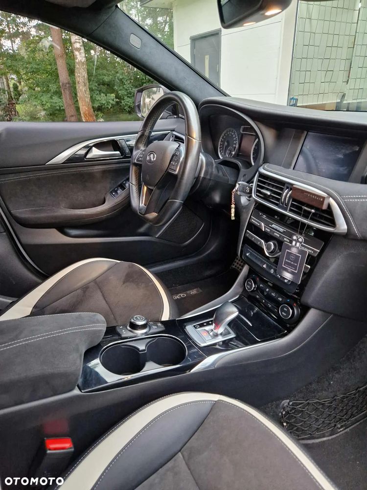Infiniti Q30 2.0t Sport Tech AWD 7DCT - 5