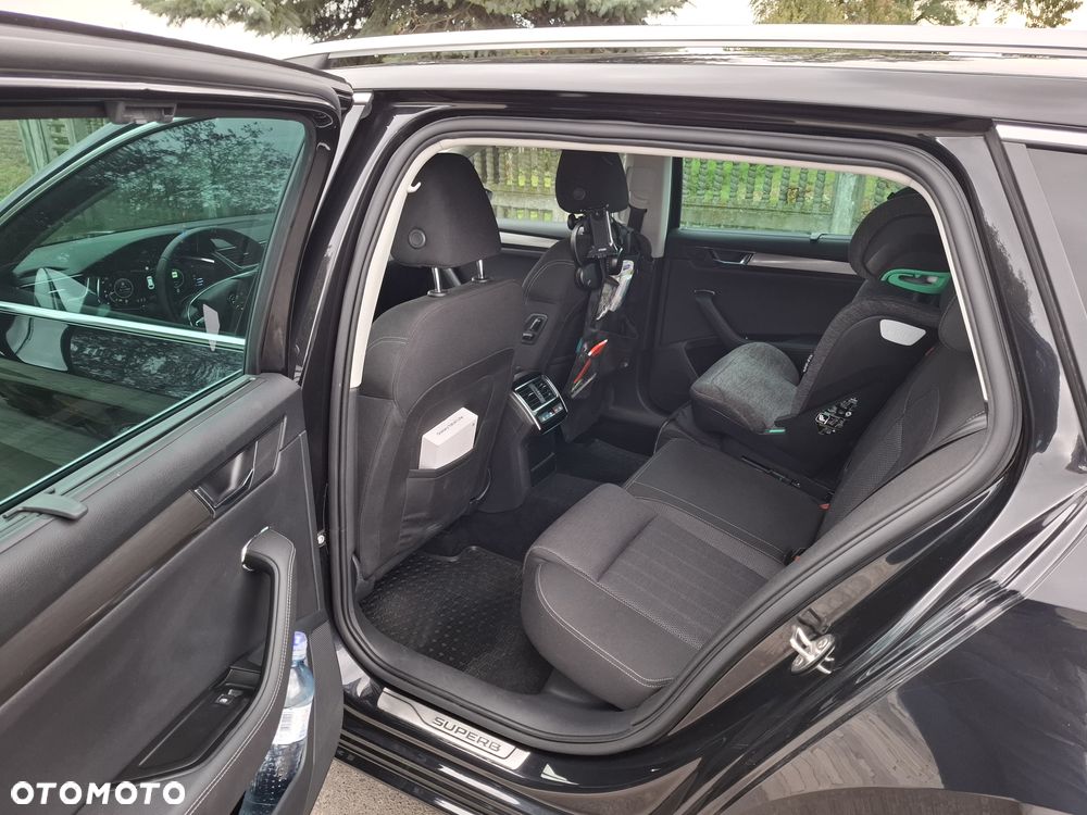 Skoda Superb 2.0 TDI SCR Style DSG - 10