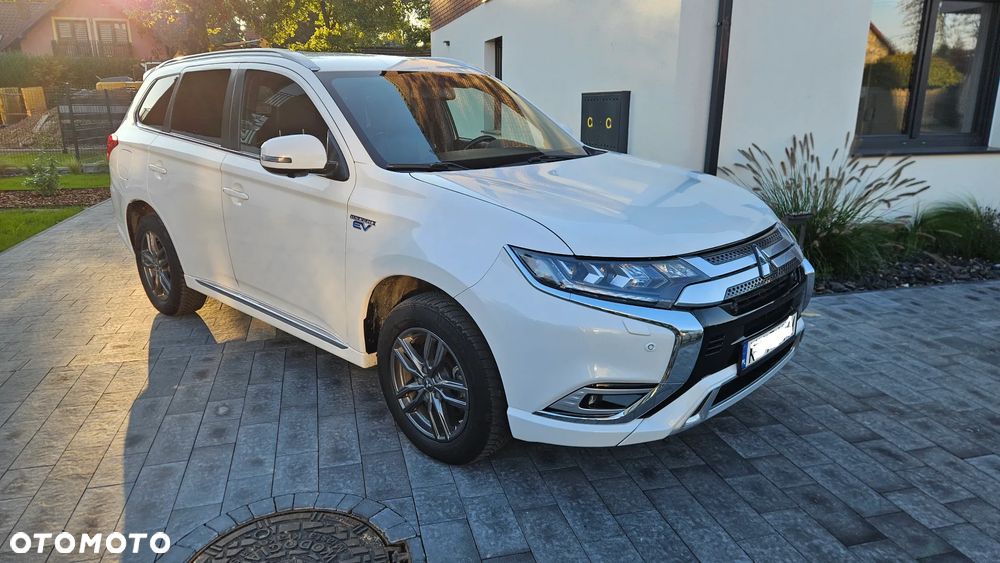 Mitsubishi Outlander 2.4 4WD Plug-In Hybrid Spirit+ - 2