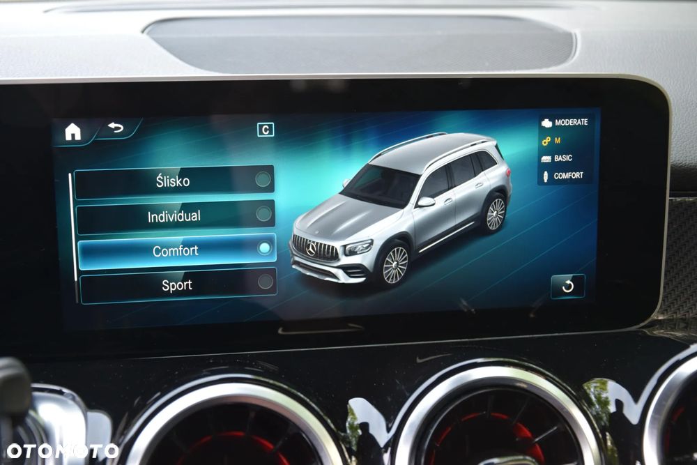Mercedes-Benz GLB - 26