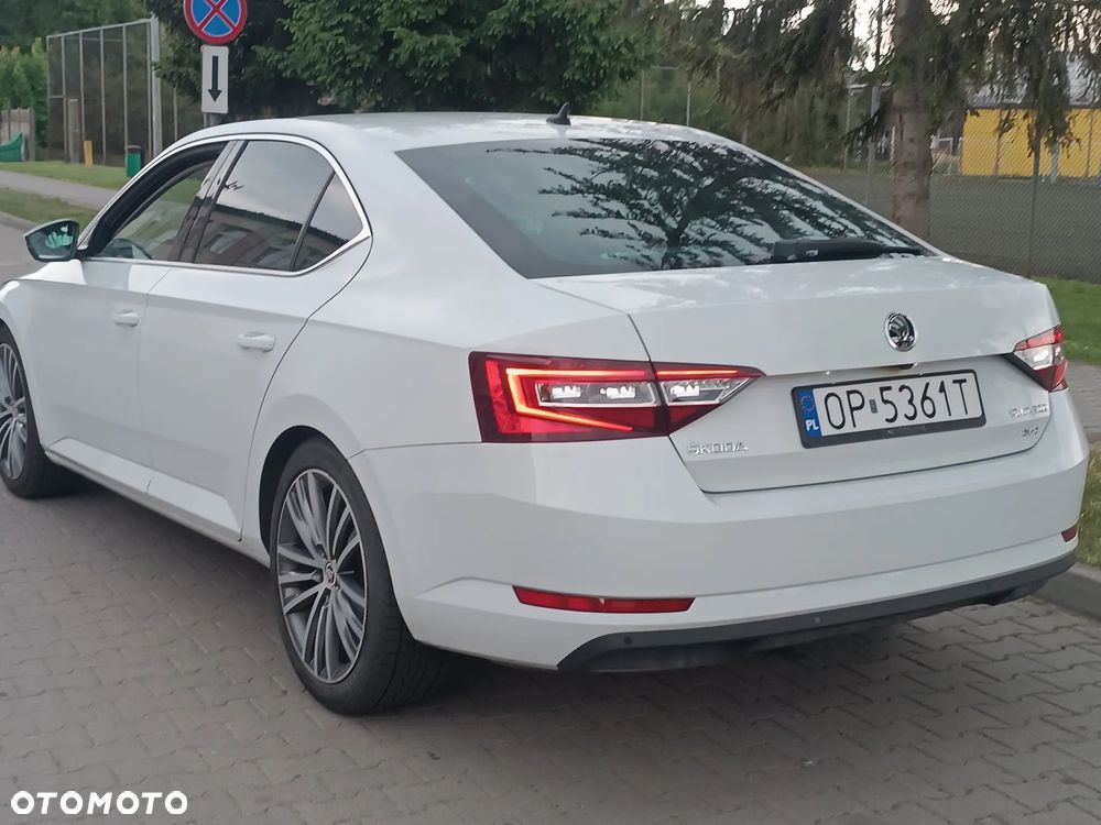 Skoda Superb 2.0 TDI 4x4 DSG Sportline - 9