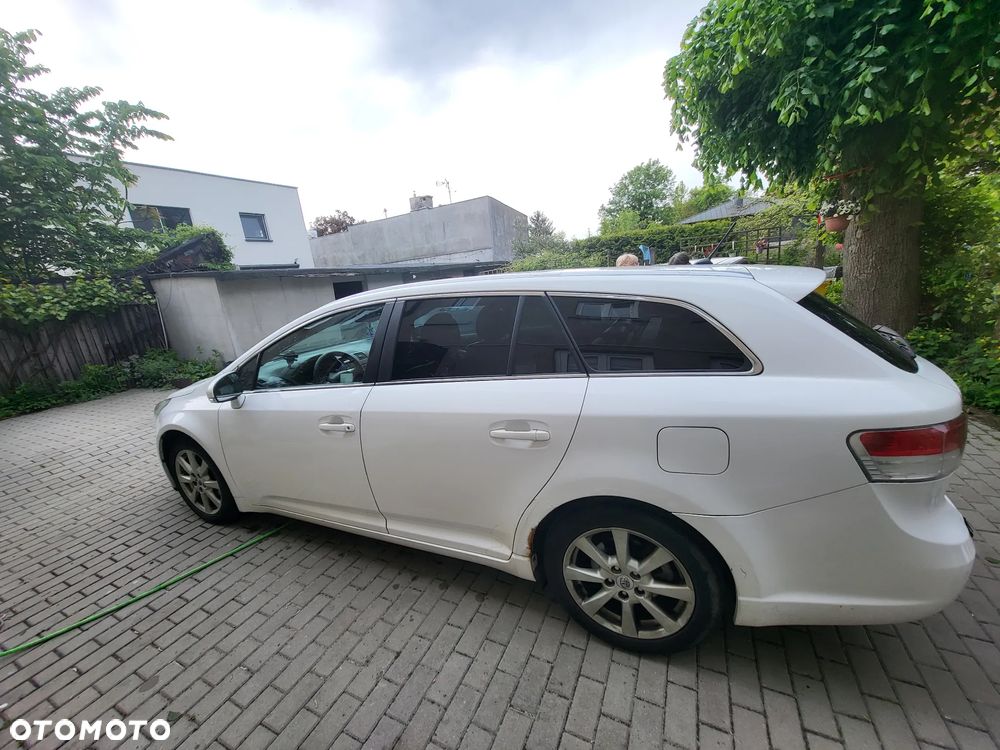 Toyota Avensis 2.0 D-4D Premium - 3