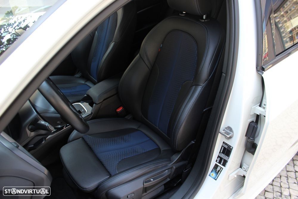 BMW 116 d Pack Desportivo M Auto - 17