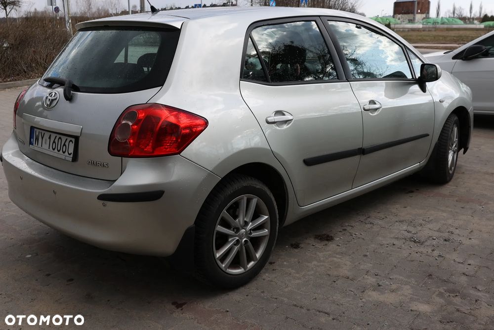 Toyota Auris 1.6 Premium - 7
