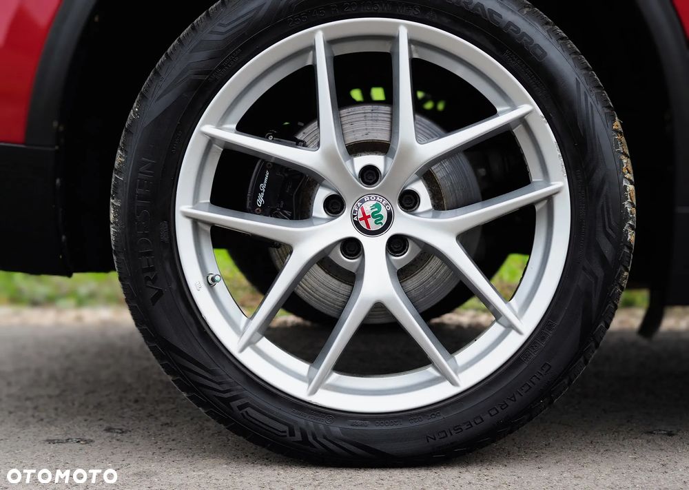 Alfa Romeo Stelvio 2.0 Turbo 16V AT8-Q4 Ti - 29