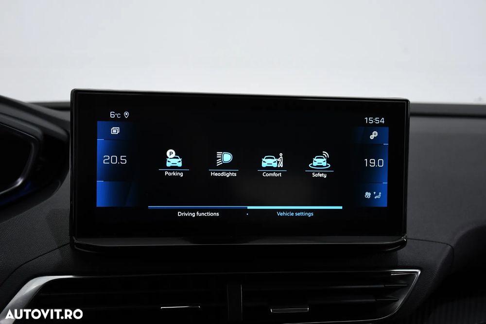 Peugeot 3008 1.2 PureTech Turbo S&S EAT8 Allure - 21