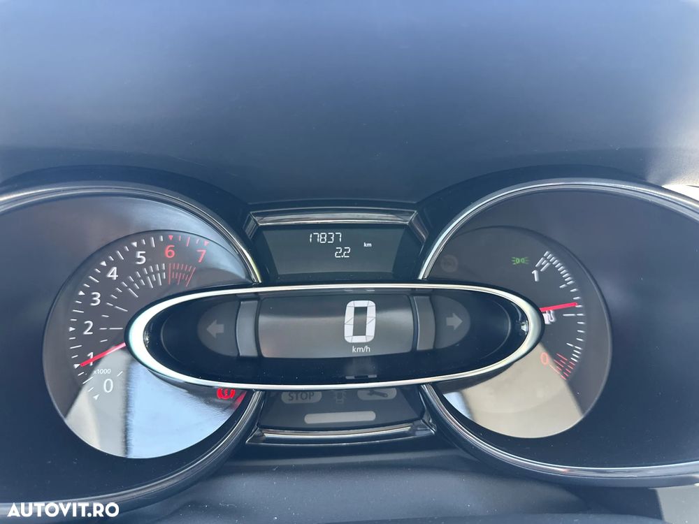 Renault Clio - 11