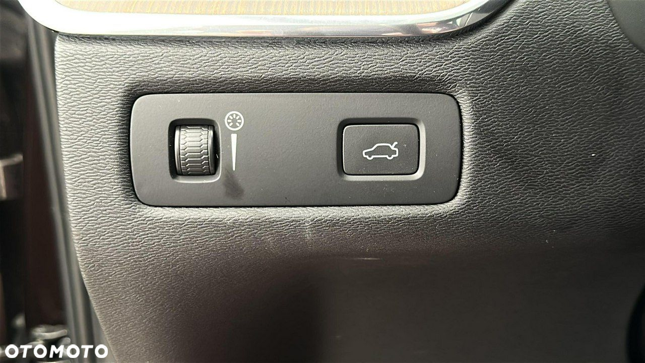 Volvo XC 60 - 25