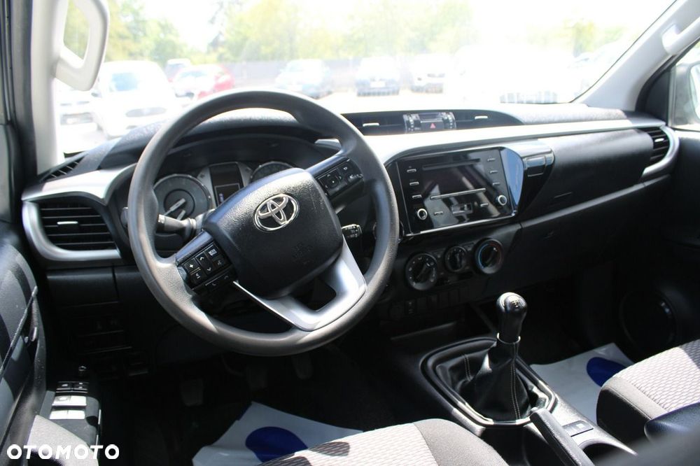 Toyota Hilux - 16