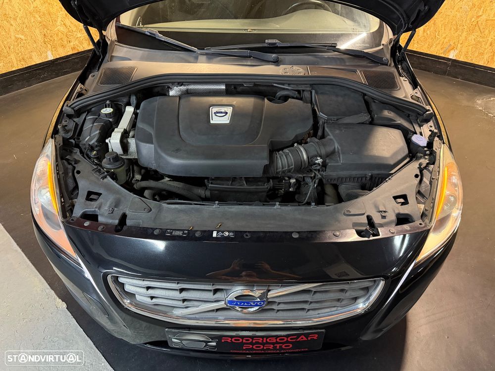 Volvo V60 2.0 D3 Momentum Start/Stop - 30