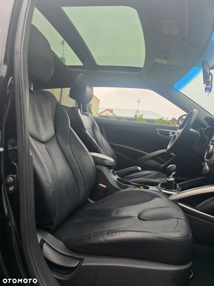 Hyundai Veloster 1.6 GDI Premium - 17