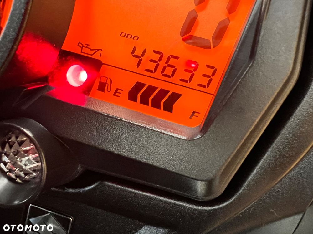 Suzuki GSX 1000 - 20