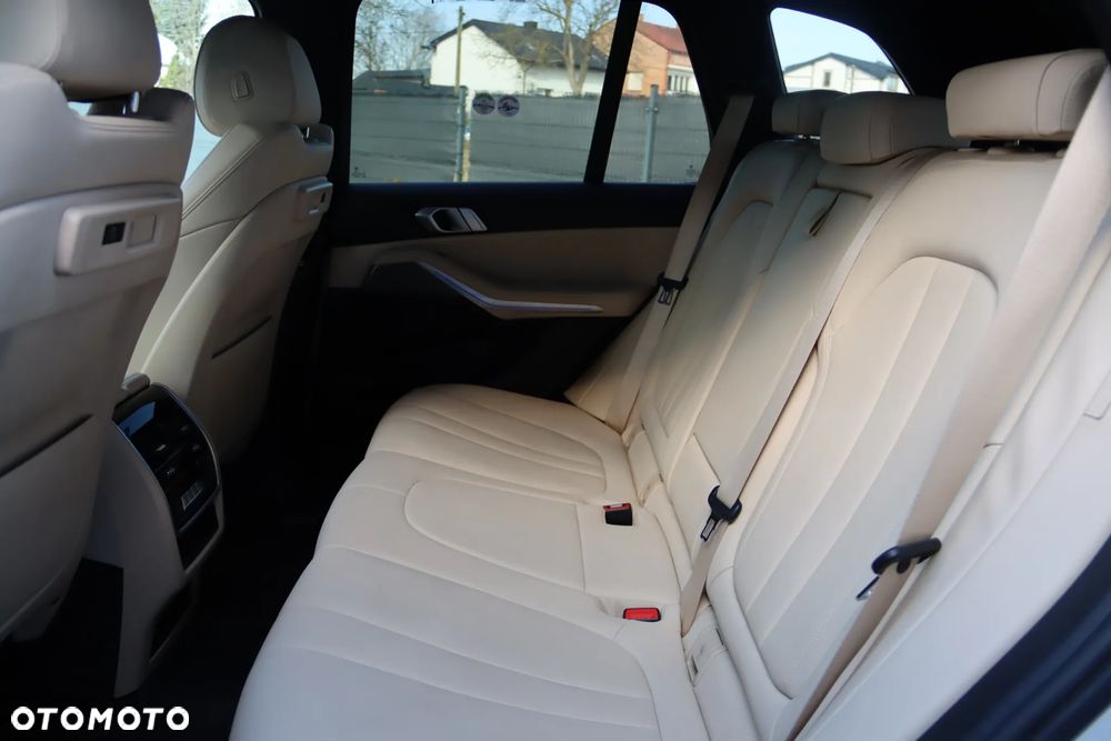 BMW X5 xDrive40i - 17