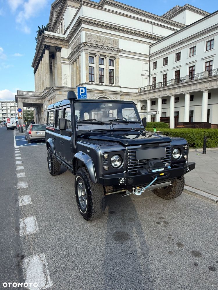 Land Rover Defender - 2