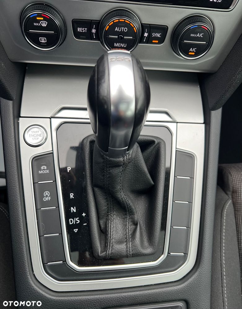 Volkswagen Passat - 16