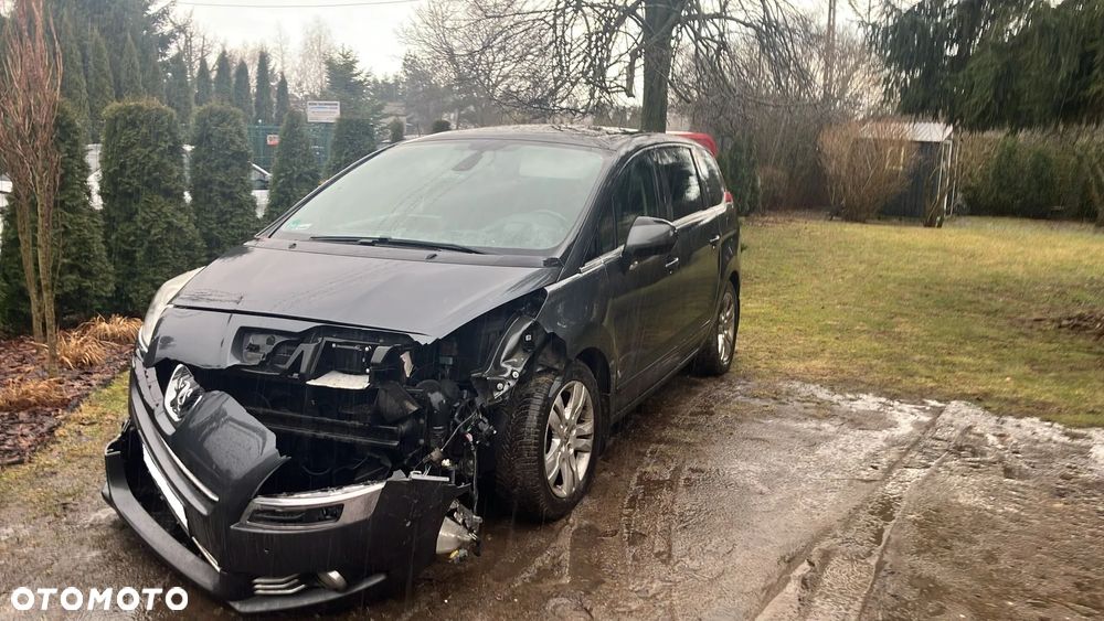 Peugeot 5008 - 3