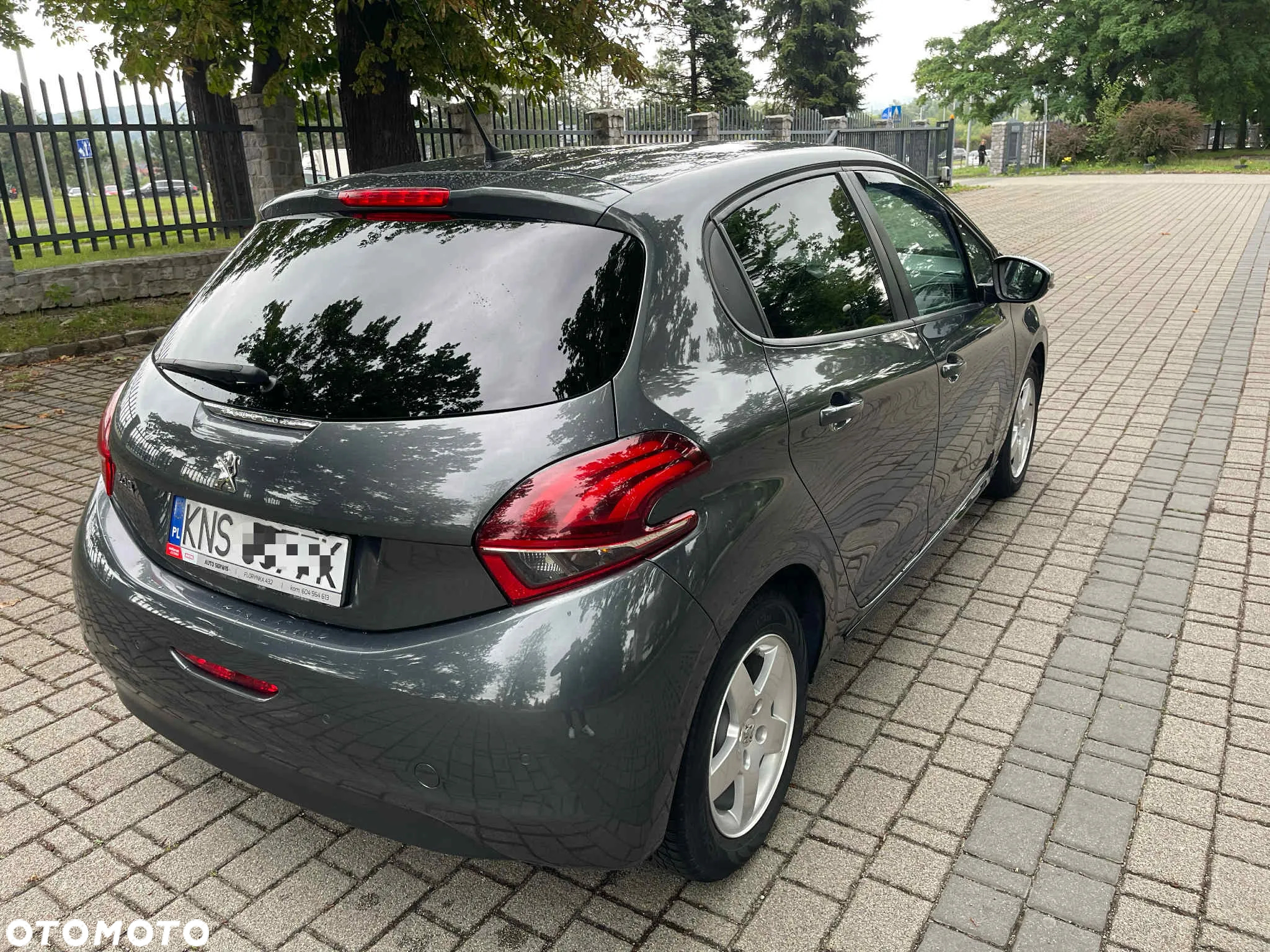 Peugeot 208 1.2 PureTech Allure - 5