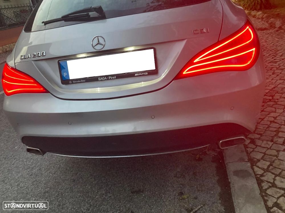 Mercedes-Benz CLA 200 d Shooting Brake - 8