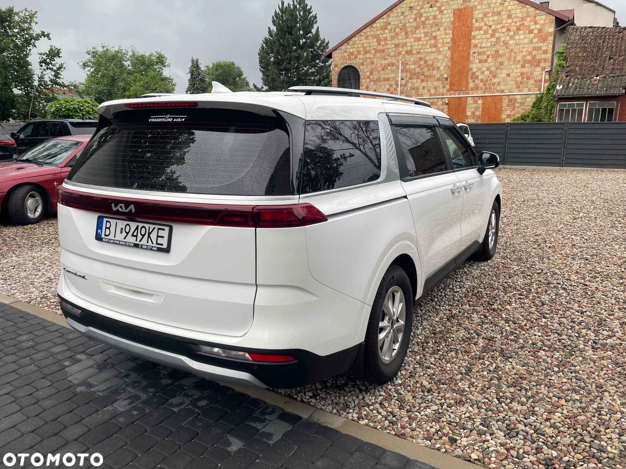 Kia Carnival - 4