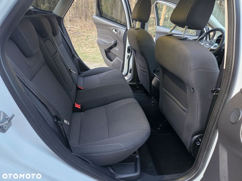 Ford Focus 1.6 Titanium - 24