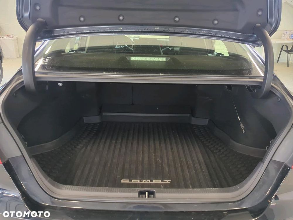 Toyota Camry 2.5 Hybrid Comfort CVT - 19