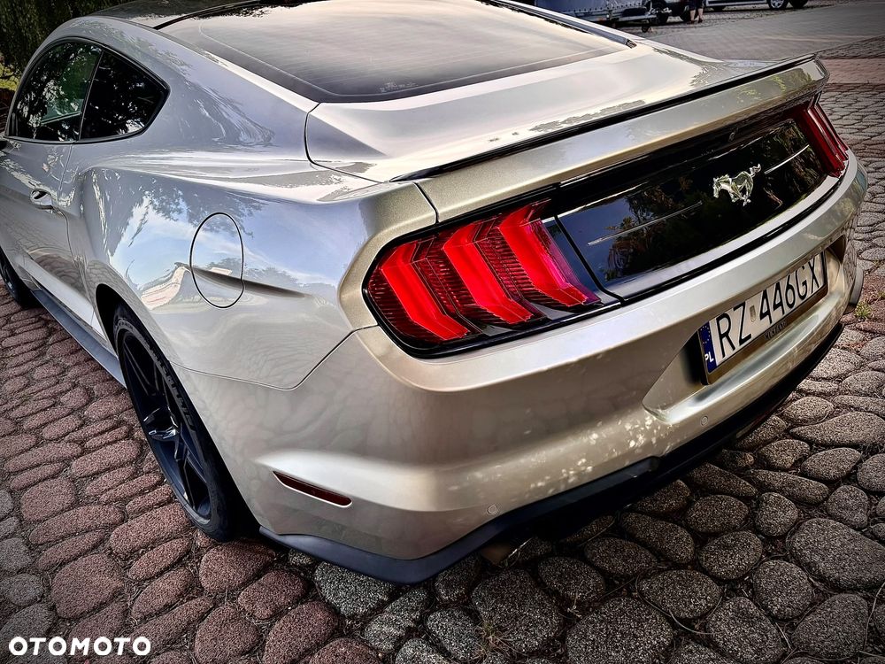 Ford Mustang - 10