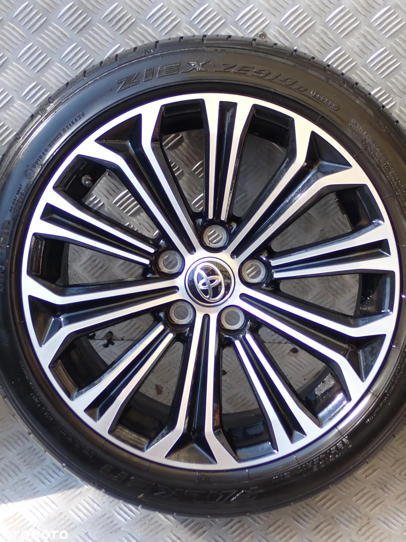 KOŁA FELGI ALUMINIOWE TOYOTA AURIS COROLLA 7,5JX17  ET 40  5X114,3  Z OPONAMI LATO 225/45/17  3500 ZŁ - 5