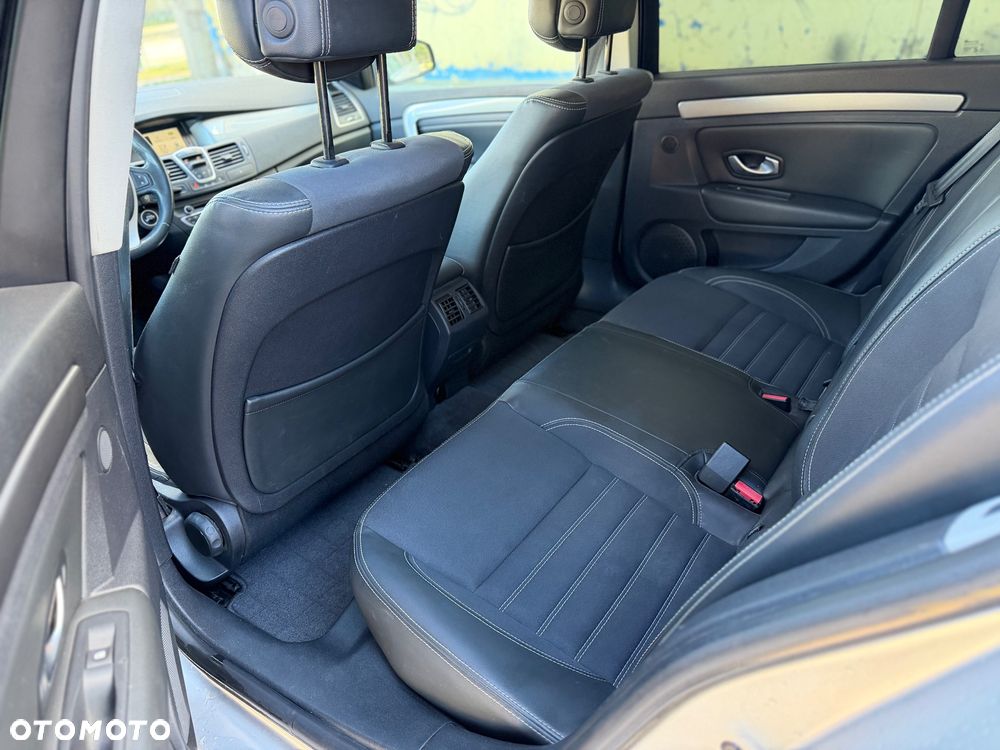 Renault Laguna dCi 150 FAP Start-Stop GT - 24