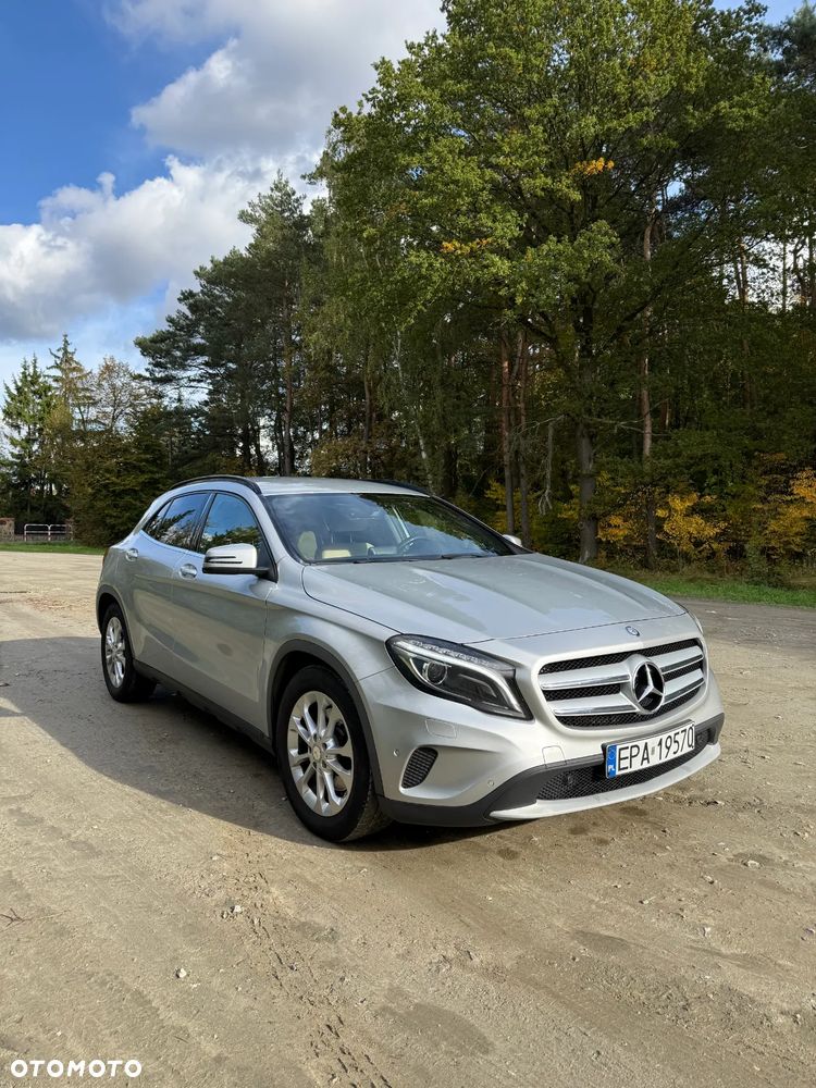 Mercedes-Benz GLA 250 4-Matic - 4