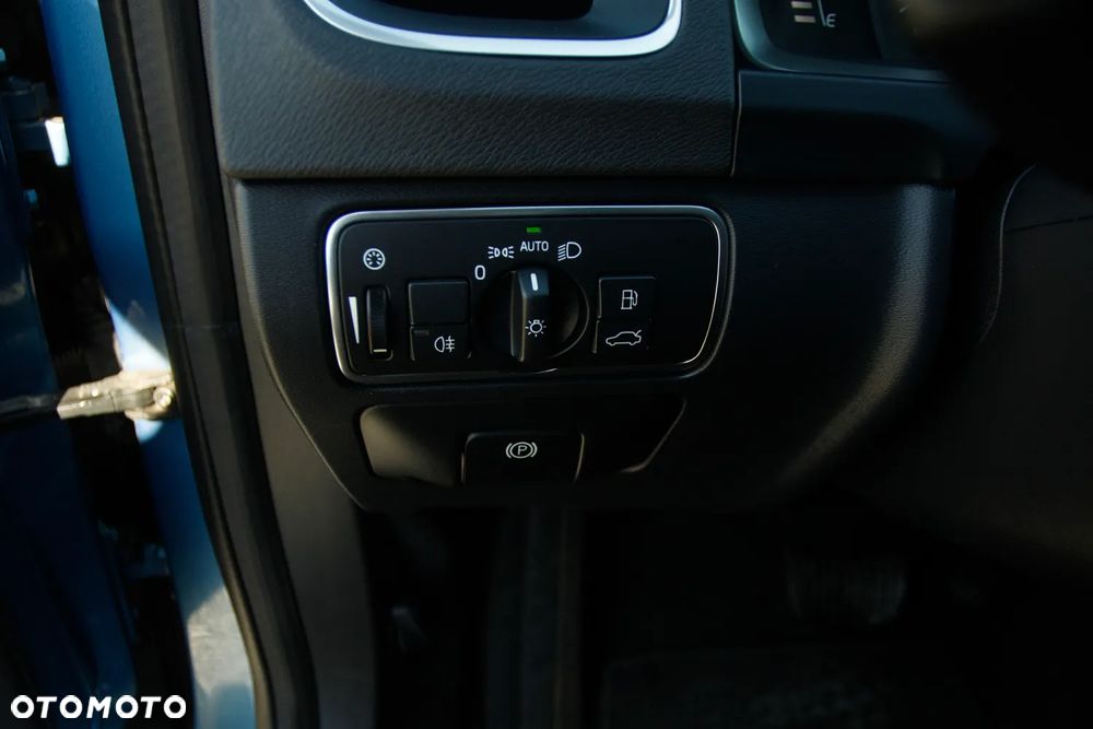 Volvo V60 D3 Geartronic Momentum - 25