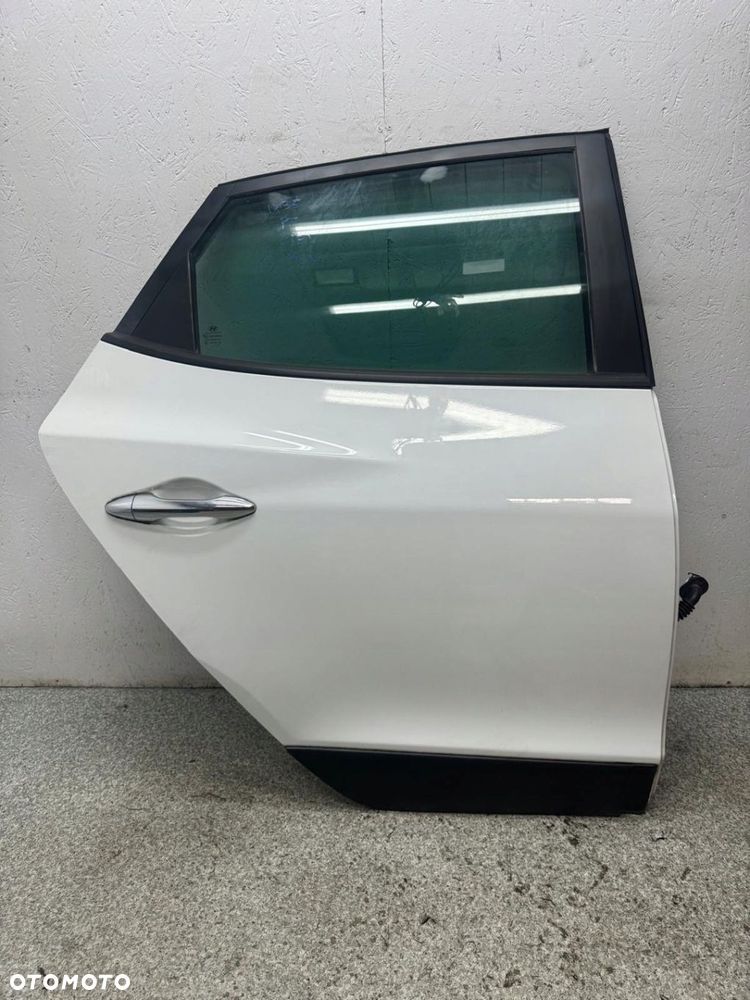 KOMPLETNE DRZWI PRAWY TYŁ HYUNDAI IX35 2013-2015 KOD KOLORU TCW