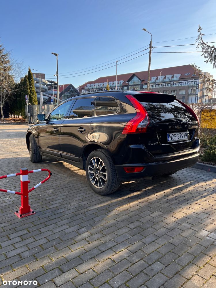 Volvo XC 60 D3 Momentum - 4