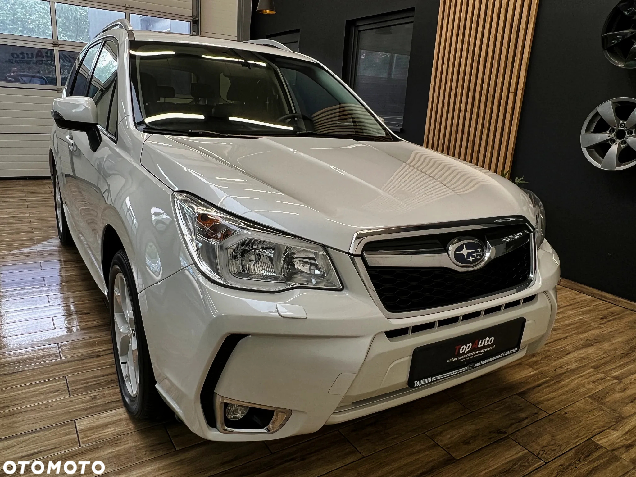 Subaru Forester 2.0XT Platinum Lineartronic - 4