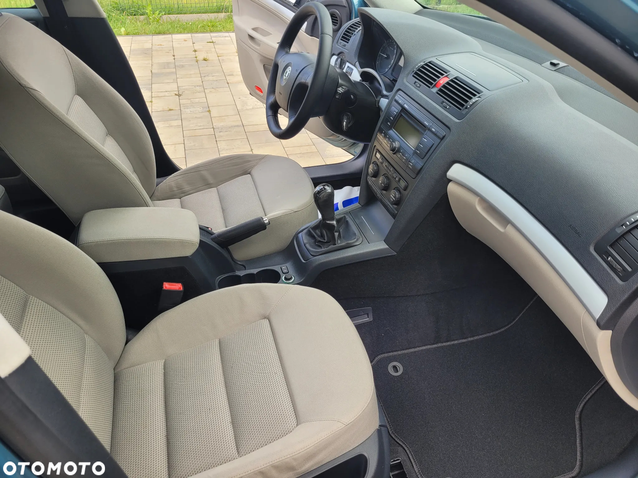 Skoda Octavia 1.6 Ambiente - 20