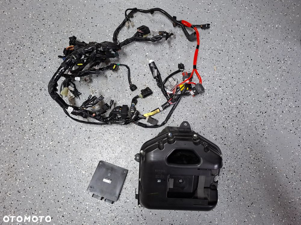 Yamaha MT09 SP moduł komputer ecu instalacja airbox - 1