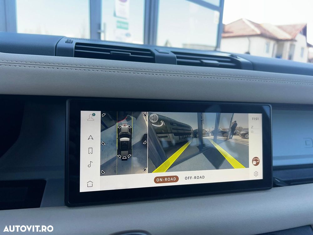 Land Rover Defender - 24