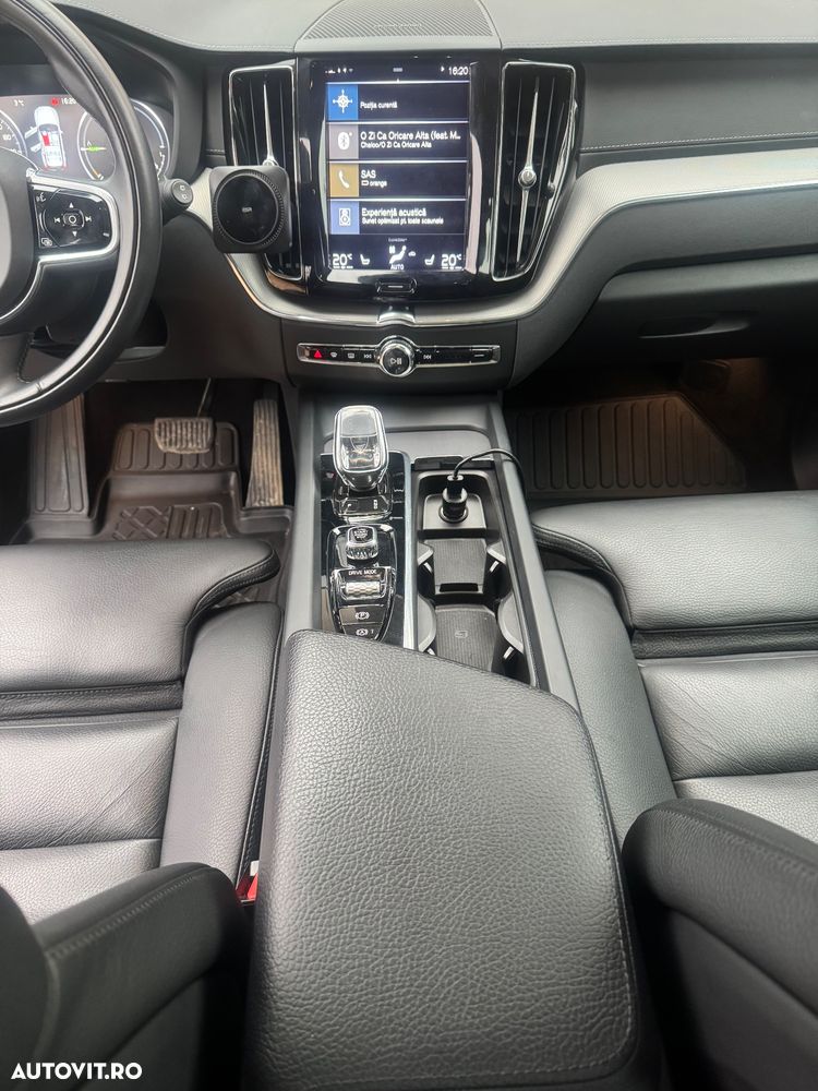 Volvo XC 60 T6 AWD Recharge Geartronic Inscription - 29