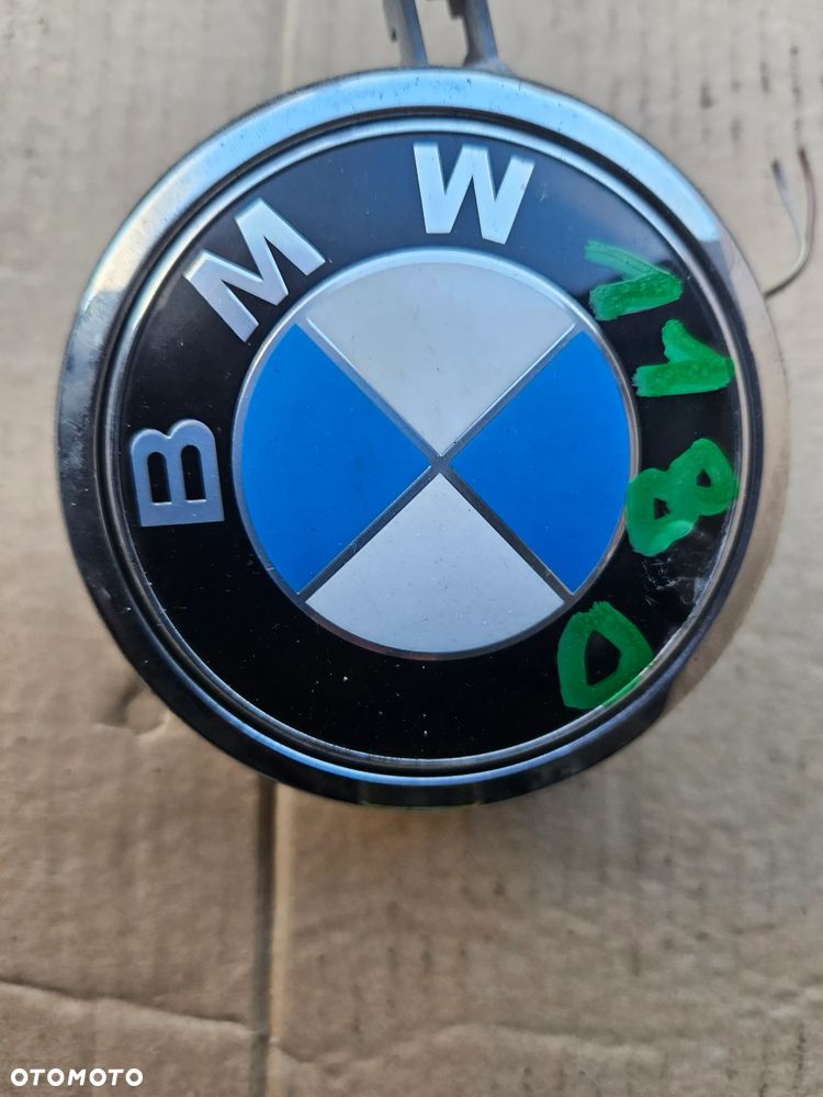 BMW 1 I  E87 klamka klapy tył emblemat mikrostyk - 2