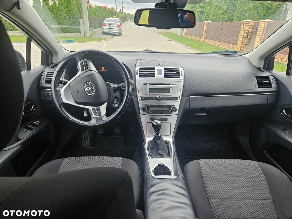 Toyota Avensis 2.0 D-4D Active - 10