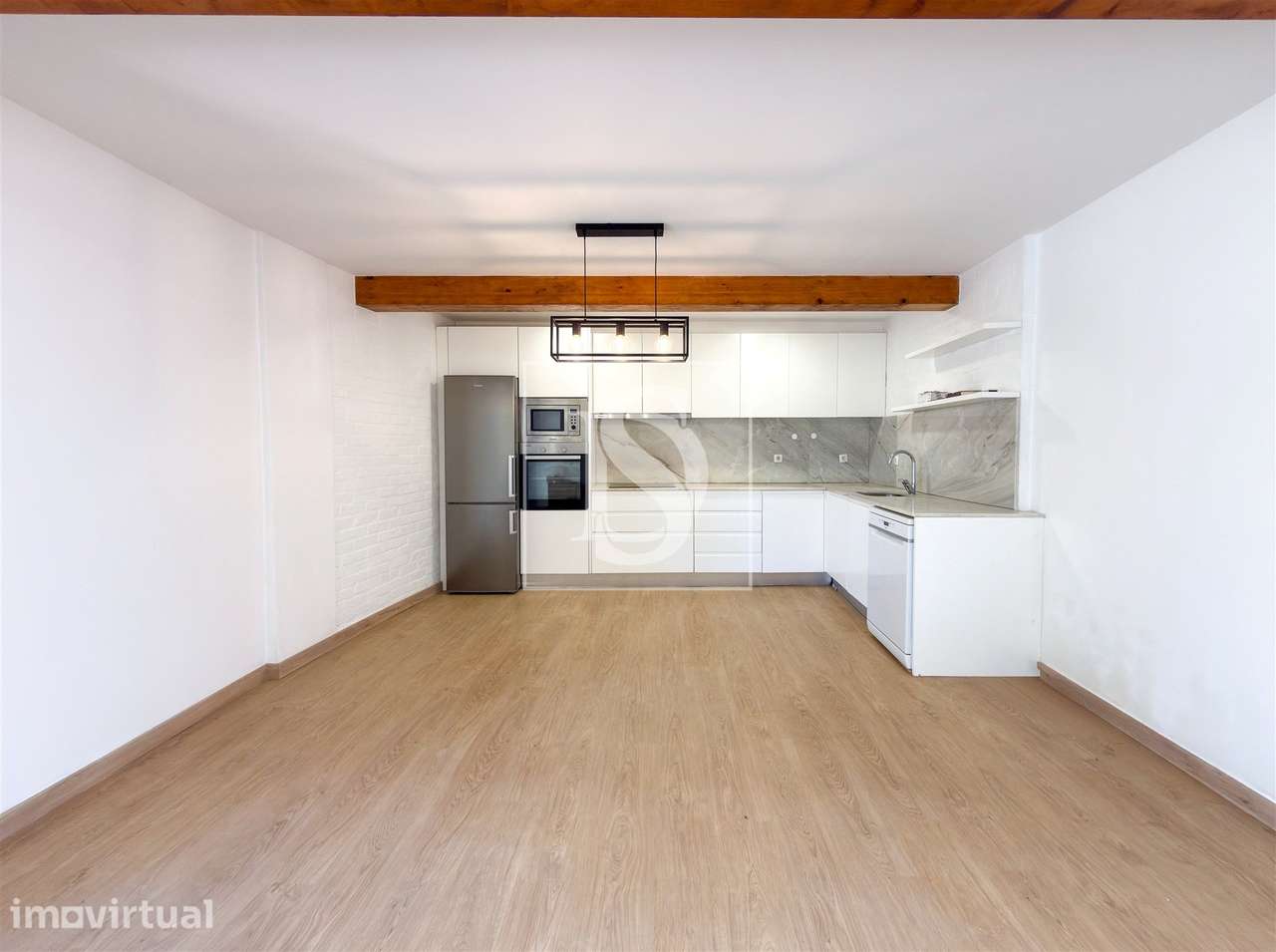 Moradia em Pedra com 2 Quartos, carport e 900 m² de Jardim — Portela d - Grande imagem: 4/32