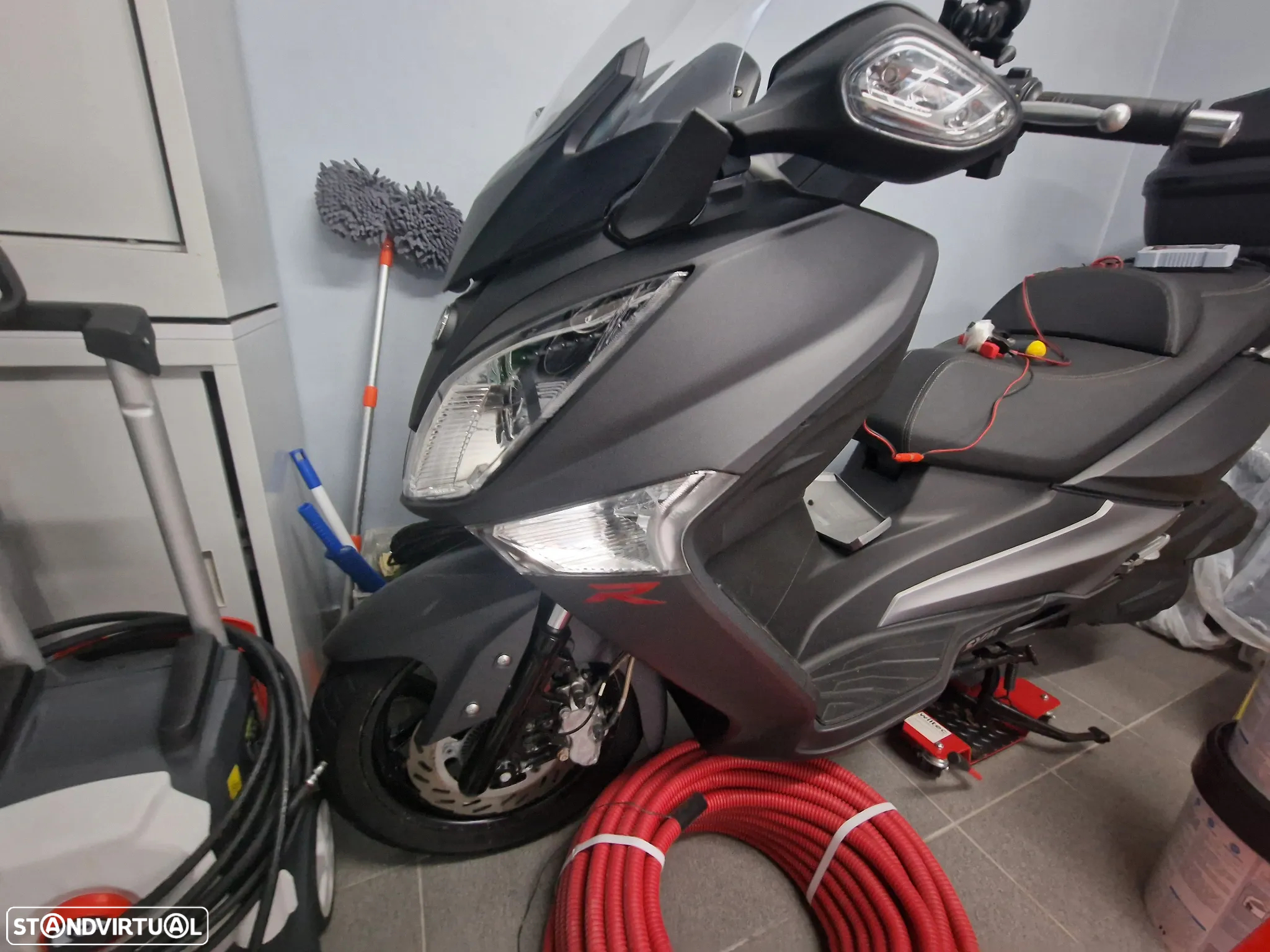 Sym GTS R - 15