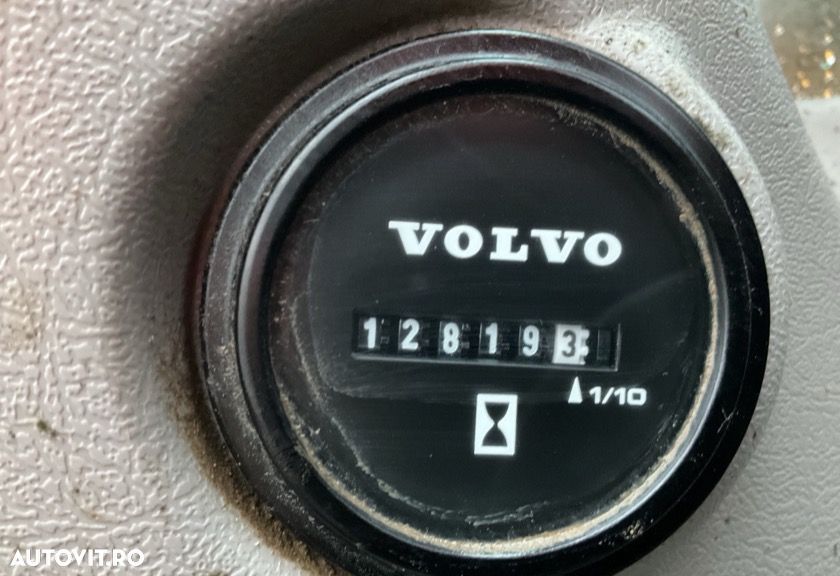 Volvo EC220EL Excavator - 5