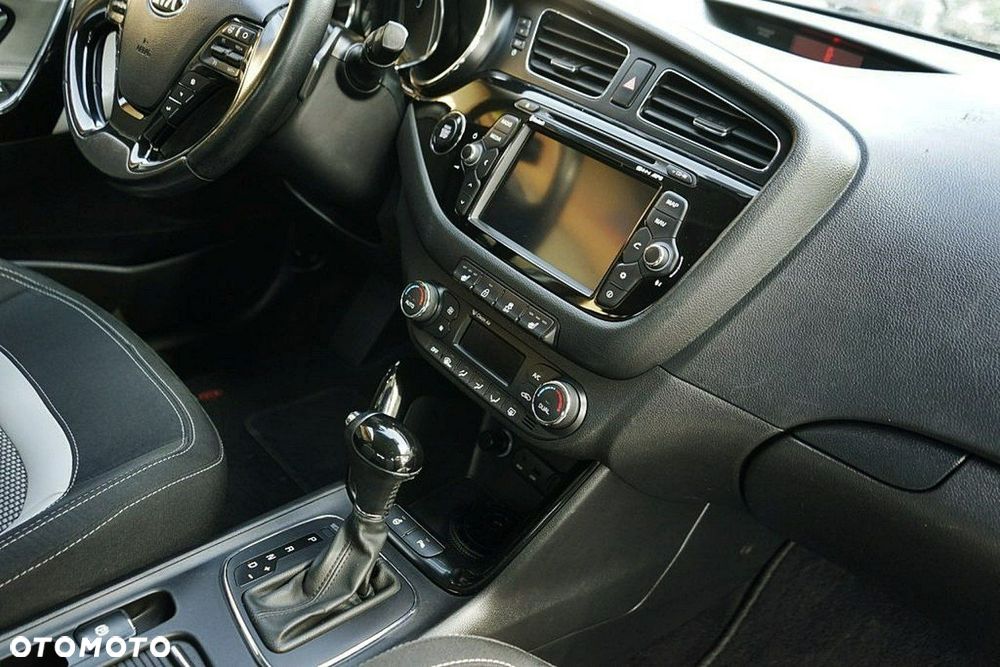 Kia Ceed - 31