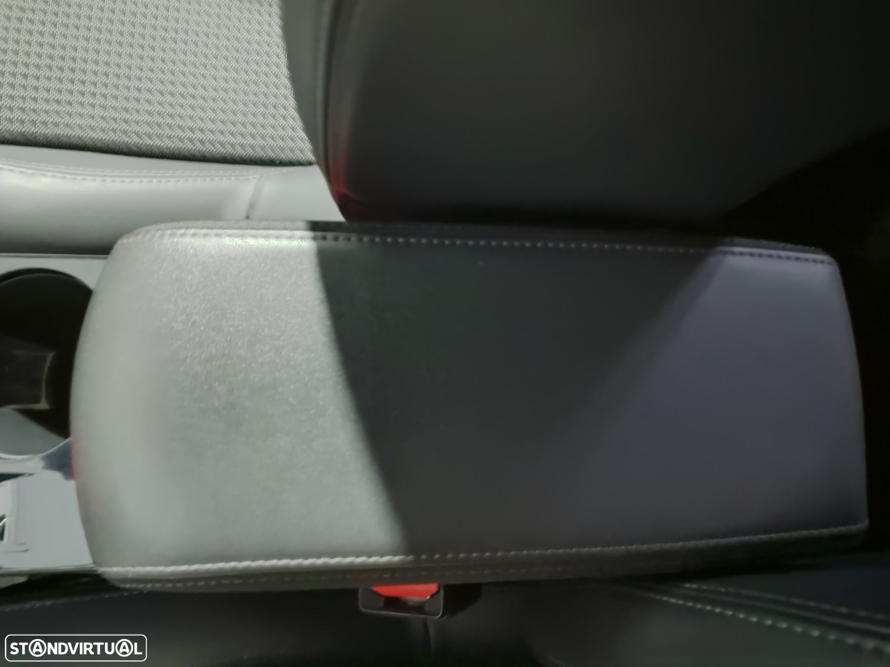 Peugeot e-208 50 kWh GT Line - 32