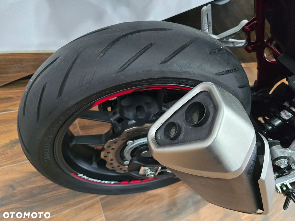Honda Hornet - 27