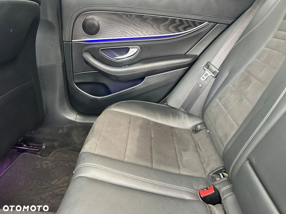 Mercedes-Benz Klasa E 220 d 4-Matic AMG - 23