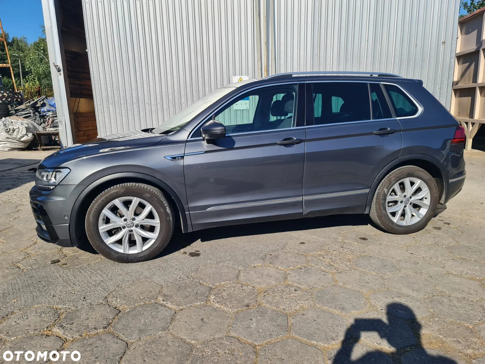 Volkswagen Tiguan - 2