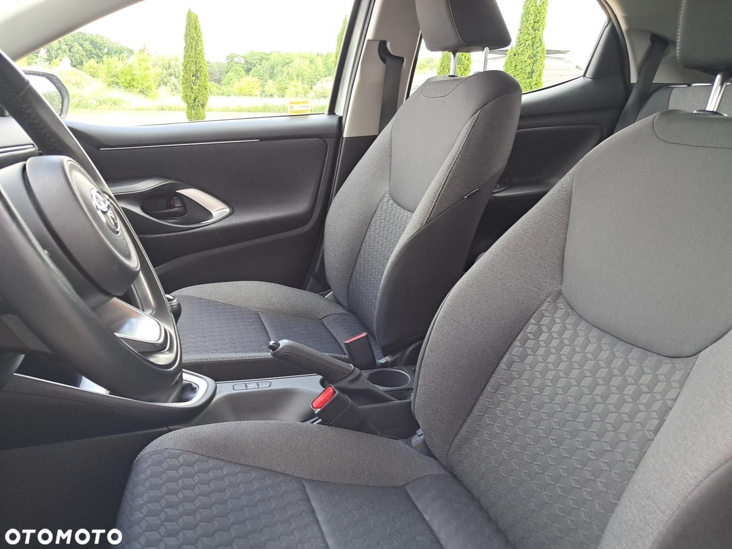 Toyota Yaris - 10