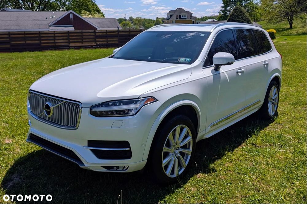 Volvo XC 90 - 1